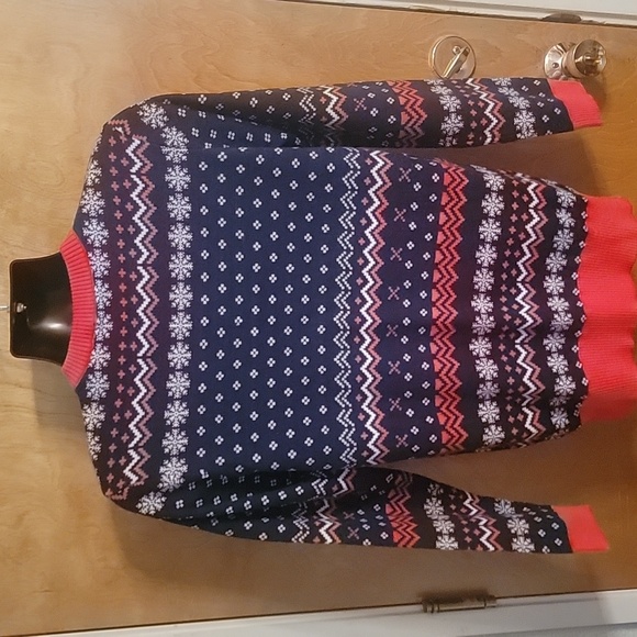 Marvel Captain America Themed Men's Sweater - Red and Blue Size Medium - Picture 4 of 5